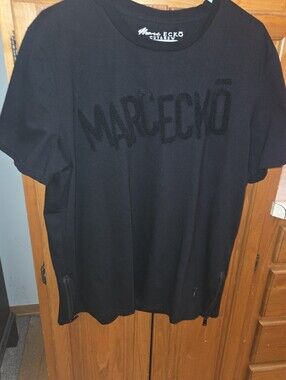Marc Ecko Cut & Sew size XL black shirt